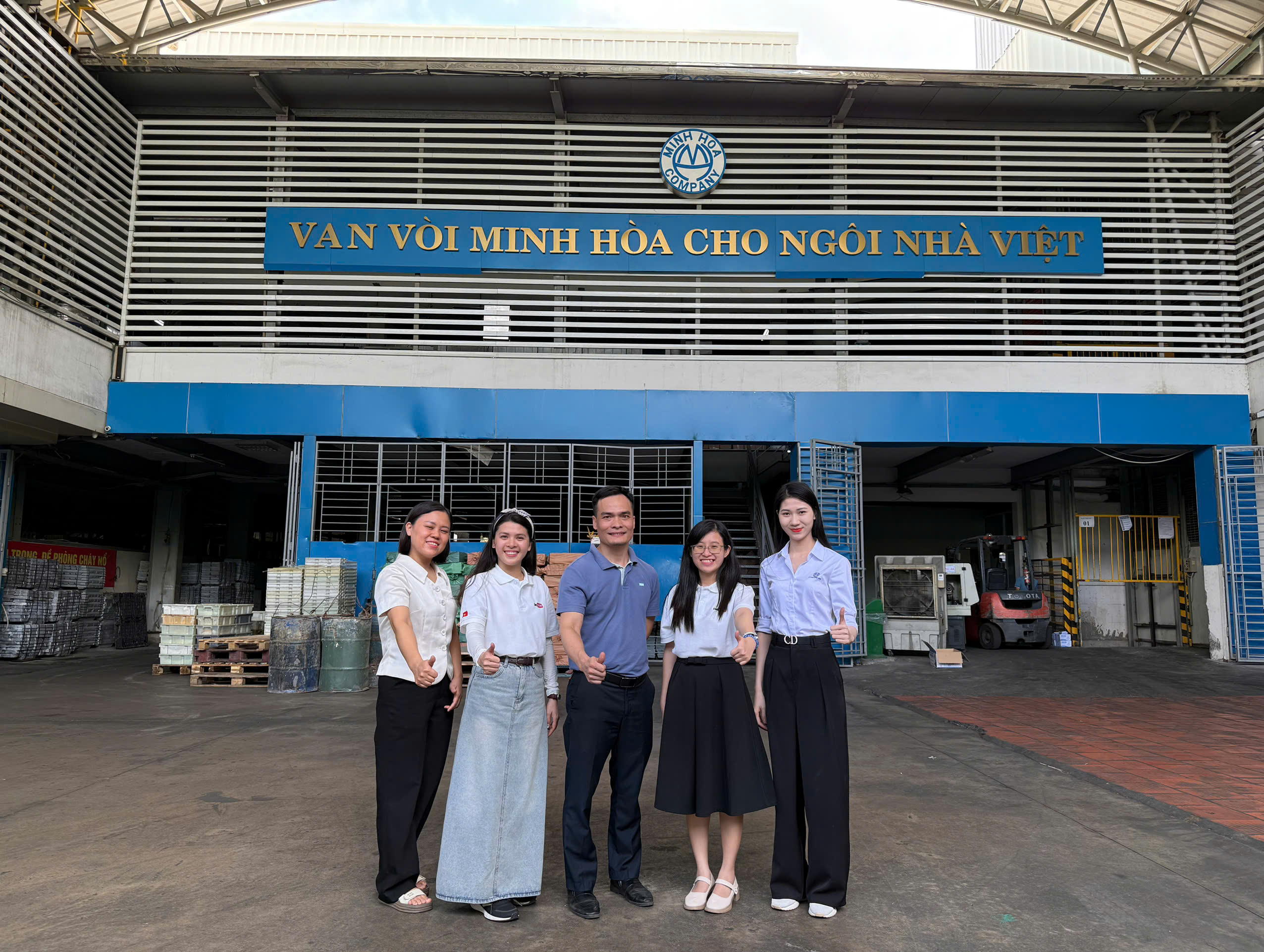 Photo with vice director.jpg